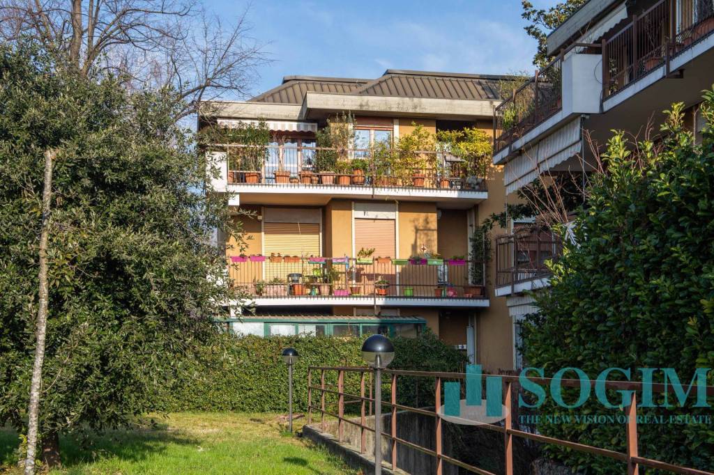 Appartamento in vendita a Monza via Stradella, 16