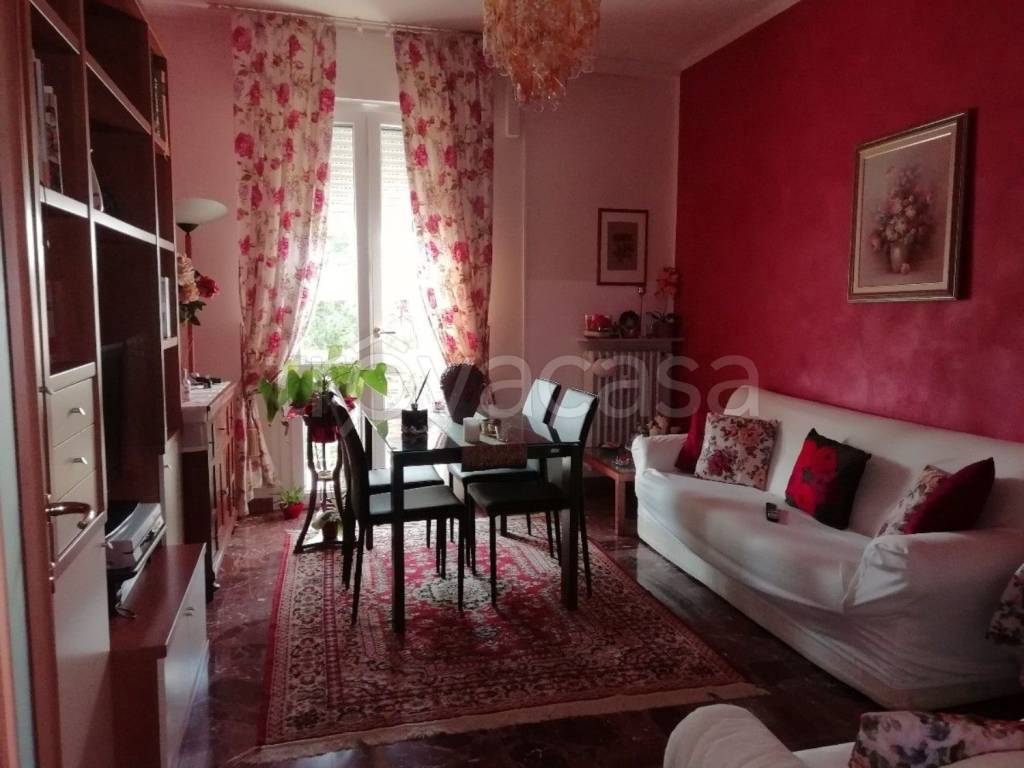 Appartamento in vendita a Reggio nell'Emilia via Montefiorino