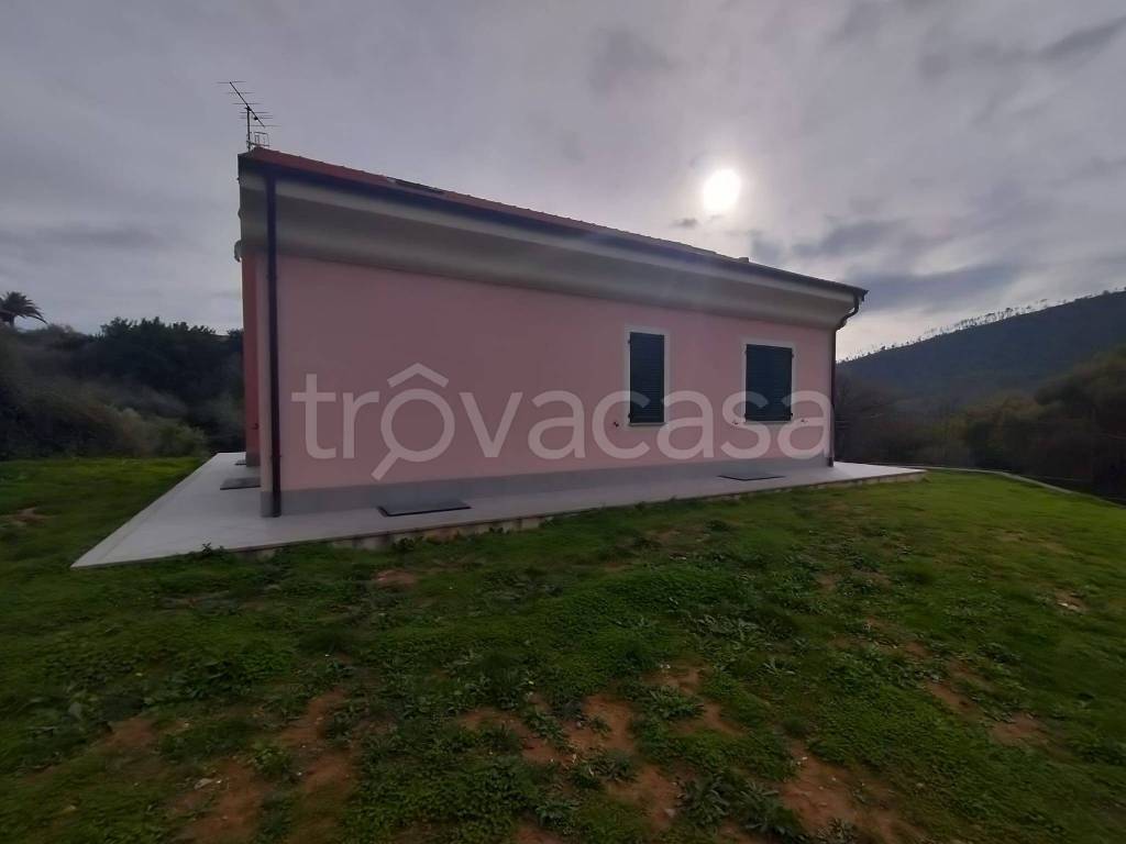 Villa in vendita a Cisano sul Neva via Emilio Gerolamo Gerini, 4