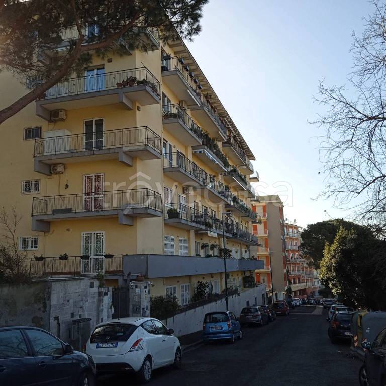 Appartamento in vendita a Napoli via Generale Giovanni De Bonis