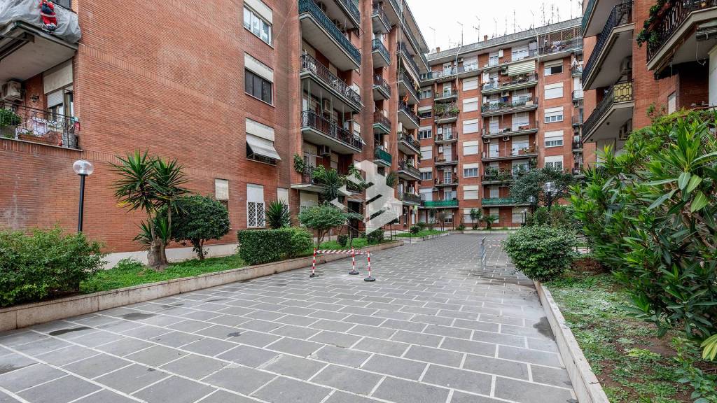 Appartamento in vendita a Roma viale Marco Fulvio Nobiliore