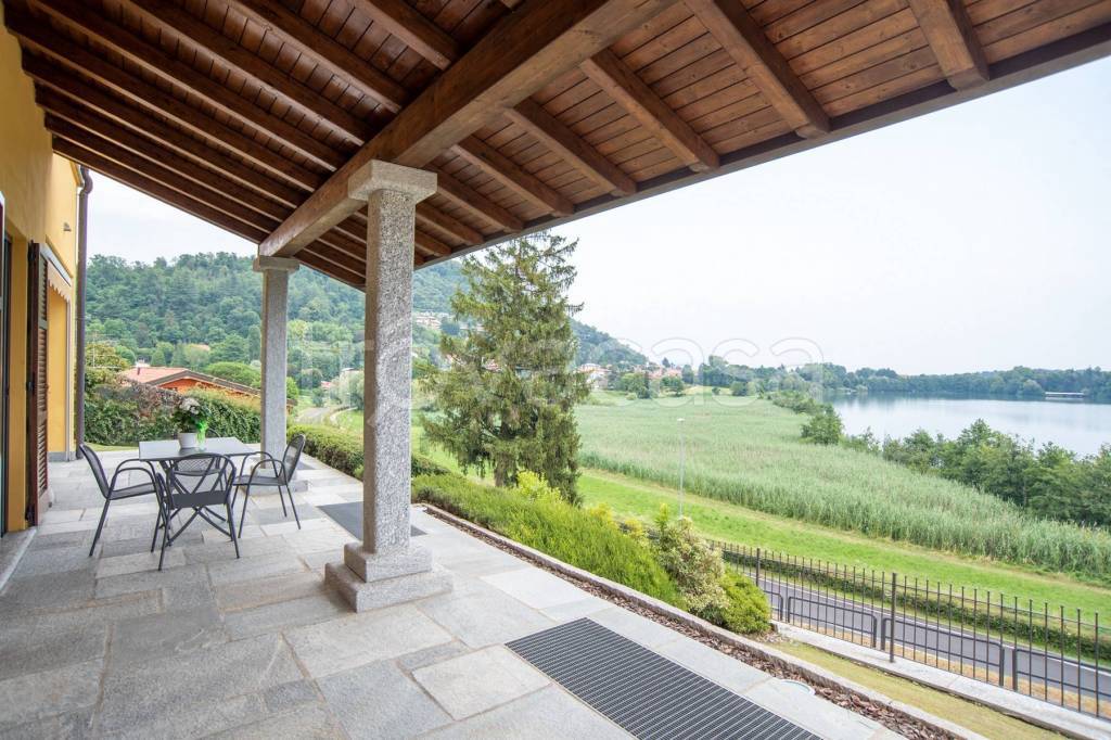 Villa in vendita a Montorfano via Como