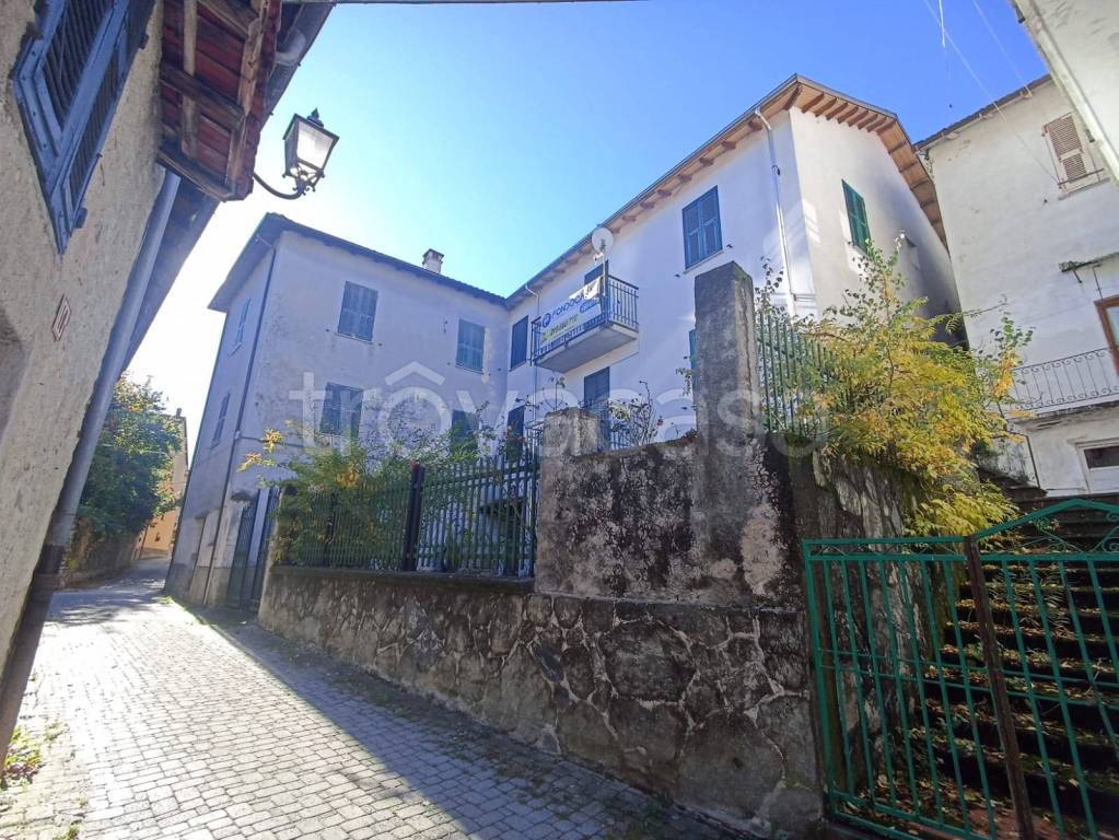 Casa Indipendente in vendita a Calizzano via Guglielmo Marconi