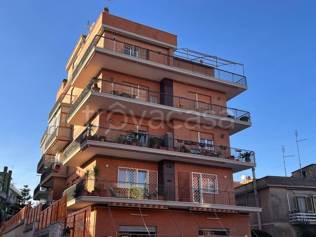 Loft in vendita a Roma via Antonio Pane, 60B