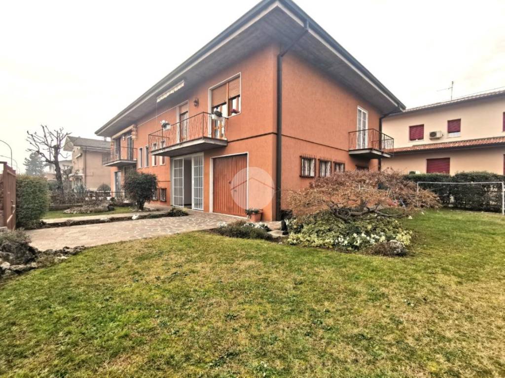 Villa Bifamiliare in vendita a Palazzolo sull'Oglio via g. Sora, 6