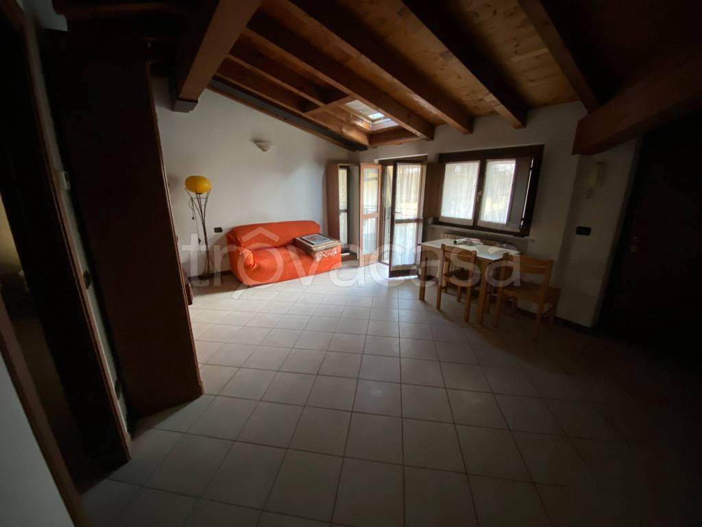 Appartamento in vendita a Ossago Lodigiano via Roma, 9
