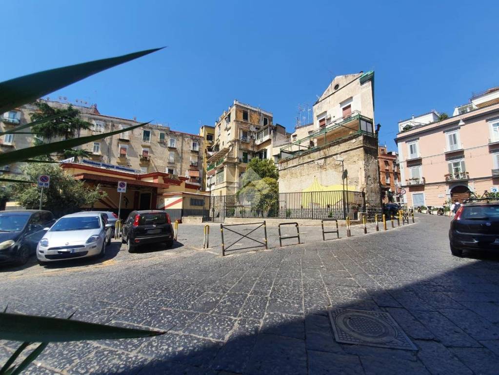 Appartamento in vendita a Napoli vico I Montesanto, 3