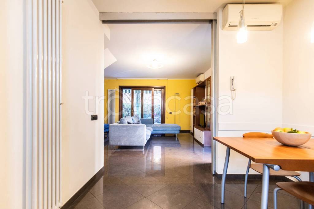 Villa in vendita a Cinisello Balsamo via Fratelli Cervi, 16