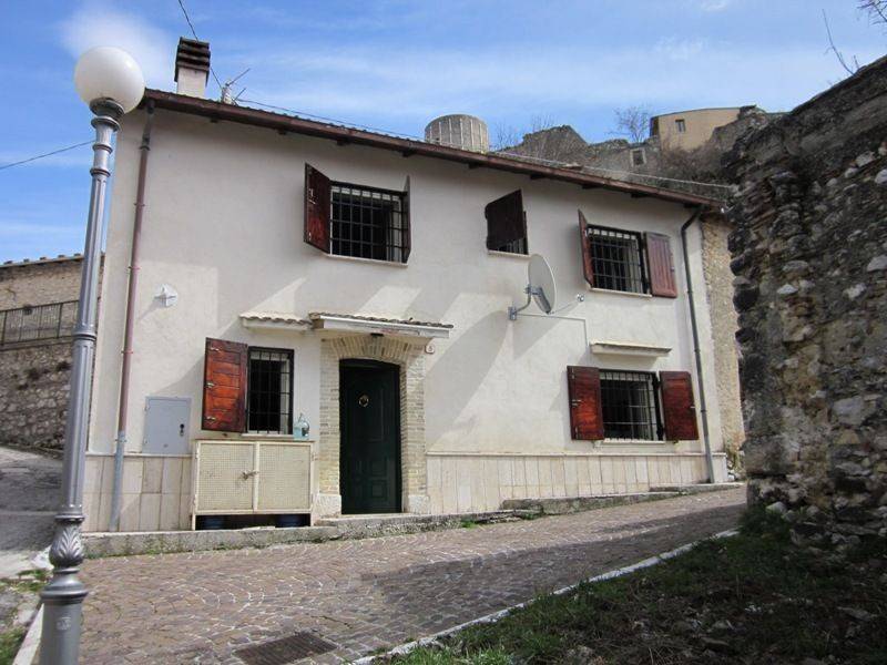 Casa Indipendente in in vendita da privato ad Aielli via Vallone, 5