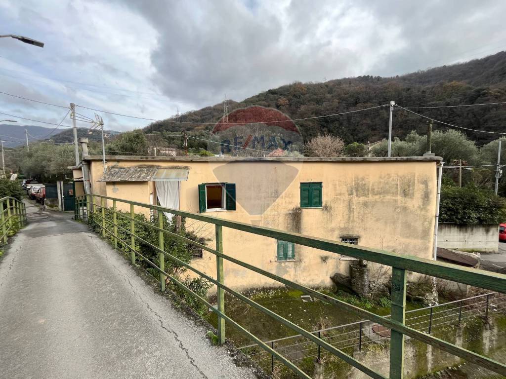 Casa Indipendente in vendita a Genova via Premanico, 20