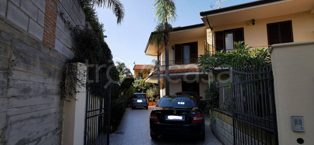 Villa a Schiera in in vendita da privato a Barcellona Pozzo di Gotto via Antonio Calderone, 10