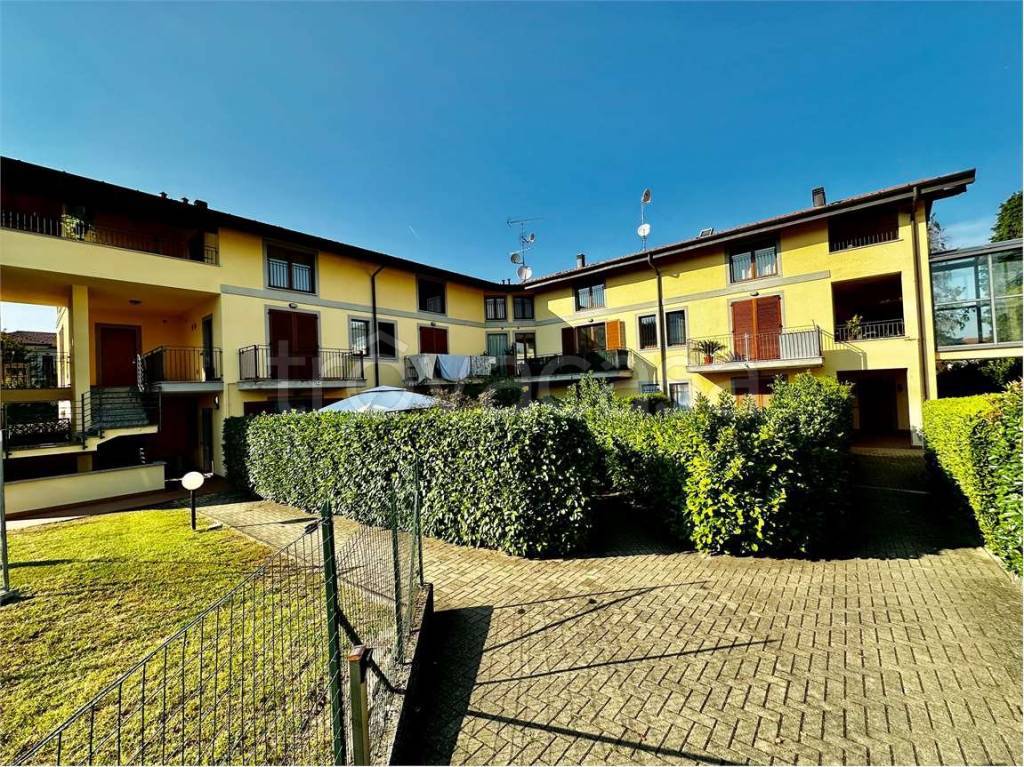 Appartamento in vendita a Vergiate via Pietro Mascagni