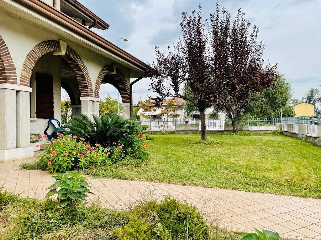 Villa Bifamiliare in vendita a Sorgà