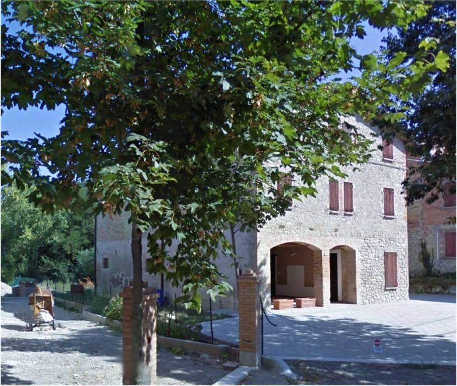 Casa Indipendente in vendita a San Polo d'Enza via Grassano Basso, 10