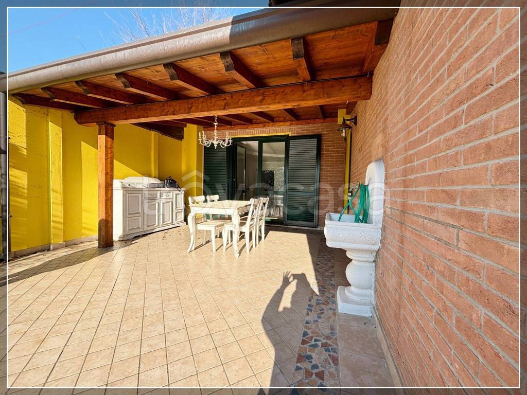 Villa in vendita a Garbagnate Milanese via Peloritana