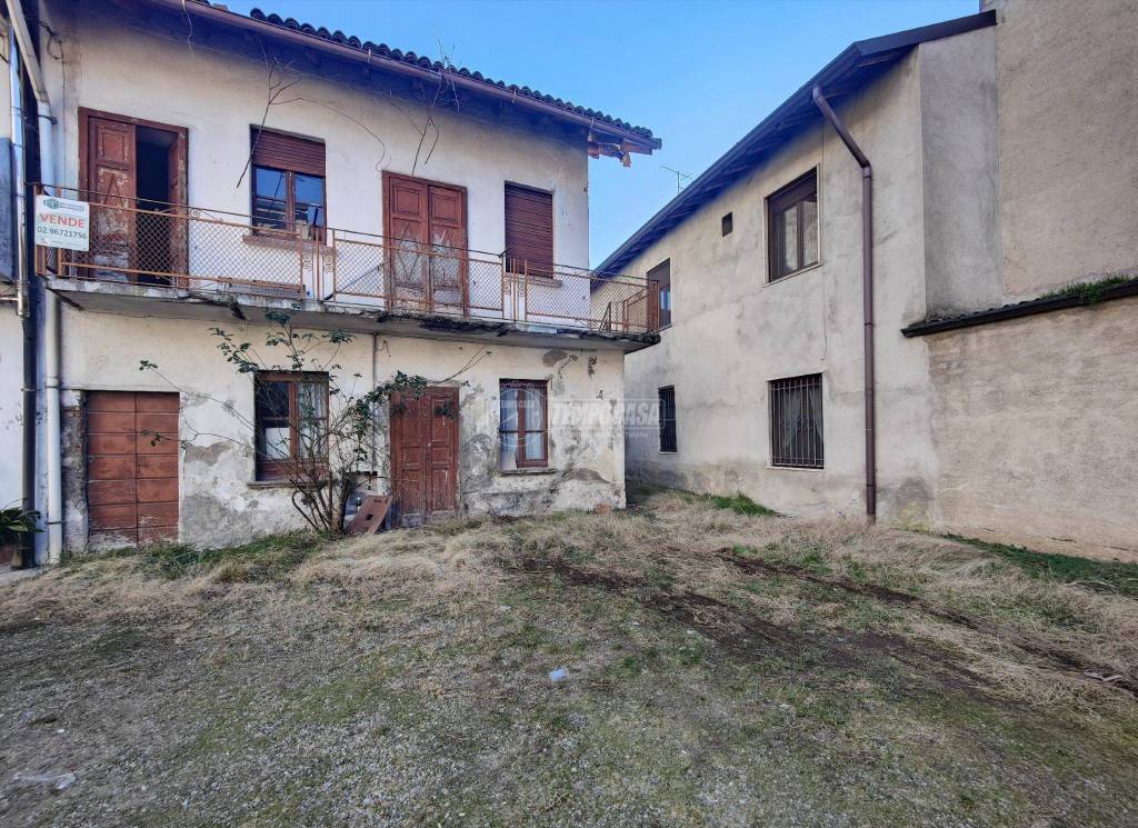 Casa Indipendente in vendita a Lazzate via Alessandro Volta