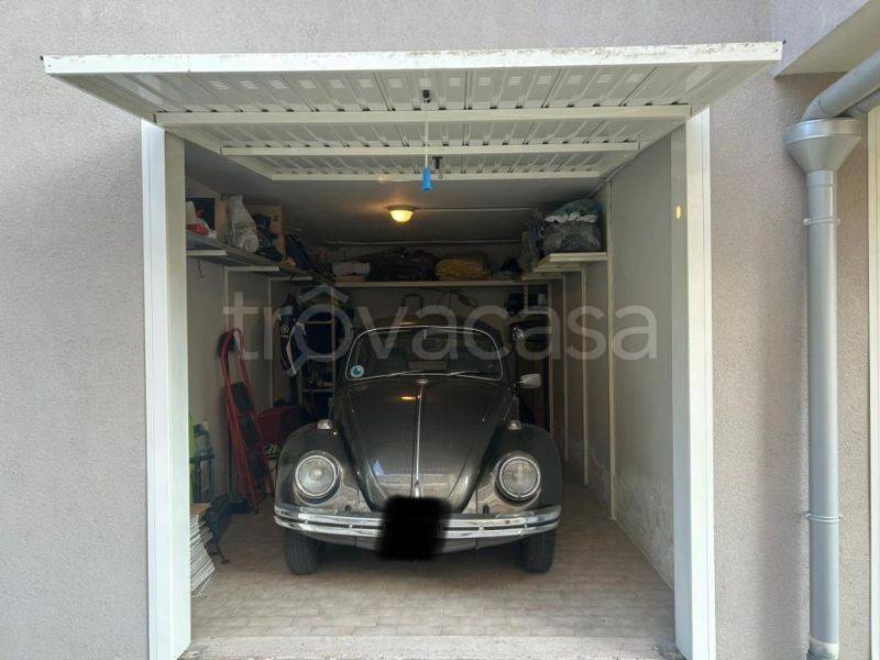 Garage in vendita a Pescara via Monte Faito, 26