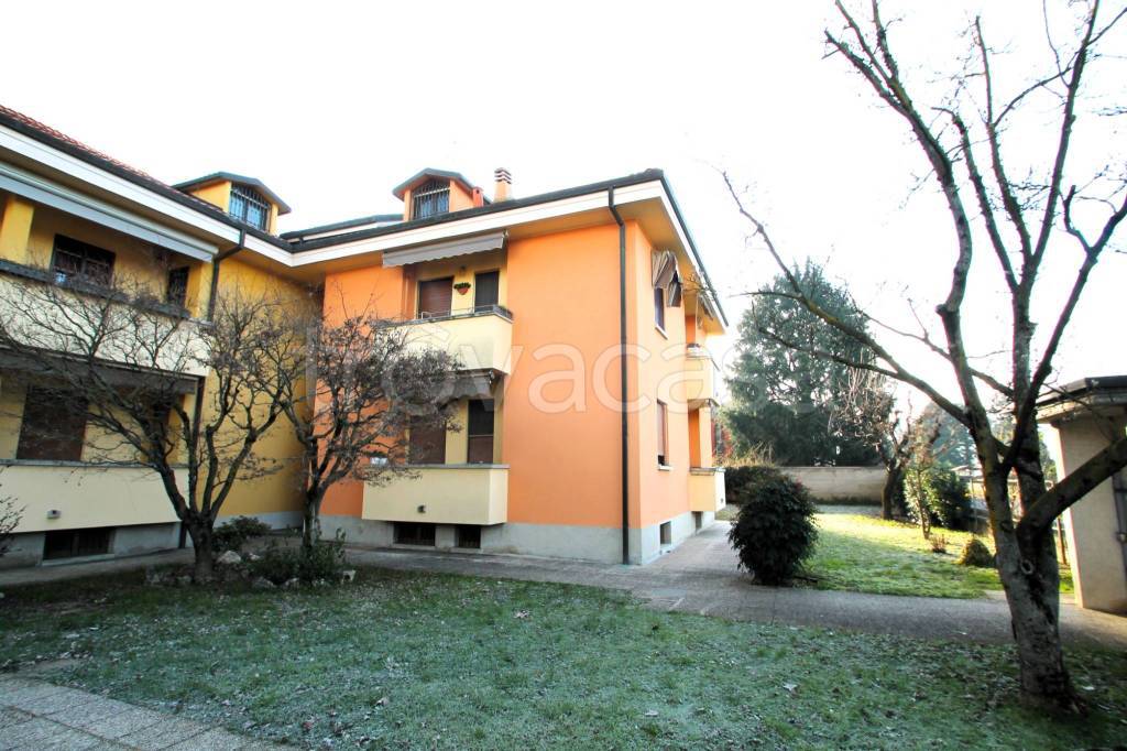 Appartamento in vendita a Cambiago via Alessandro Manzoni