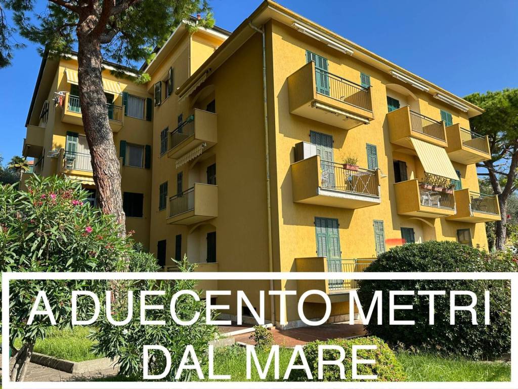 Appartamento in vendita a San Bartolomeo al Mare via Guglielmo Marconi