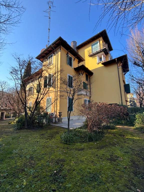 Villa in vendita a Parma viale Italo e Cleofonte Campanini