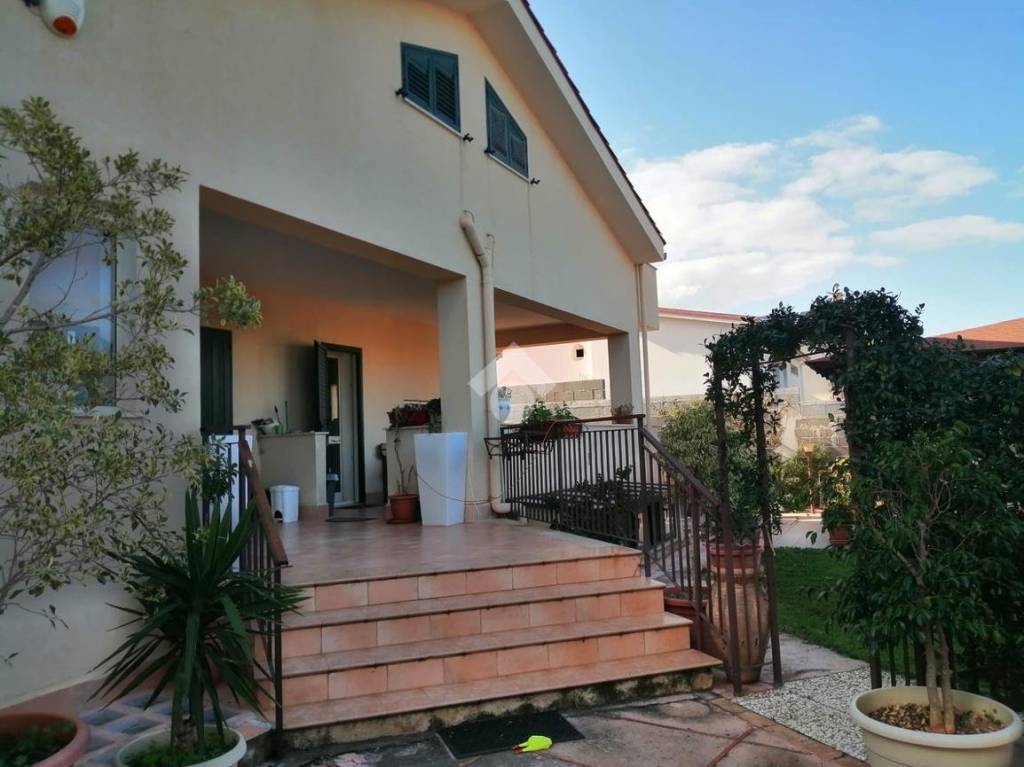 Villa in vendita a Capaci via Panarea, 5