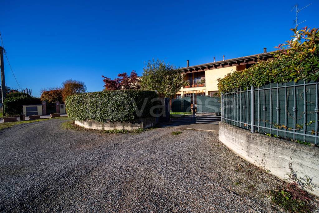 Villa a Schiera in vendita a Montechiarugolo