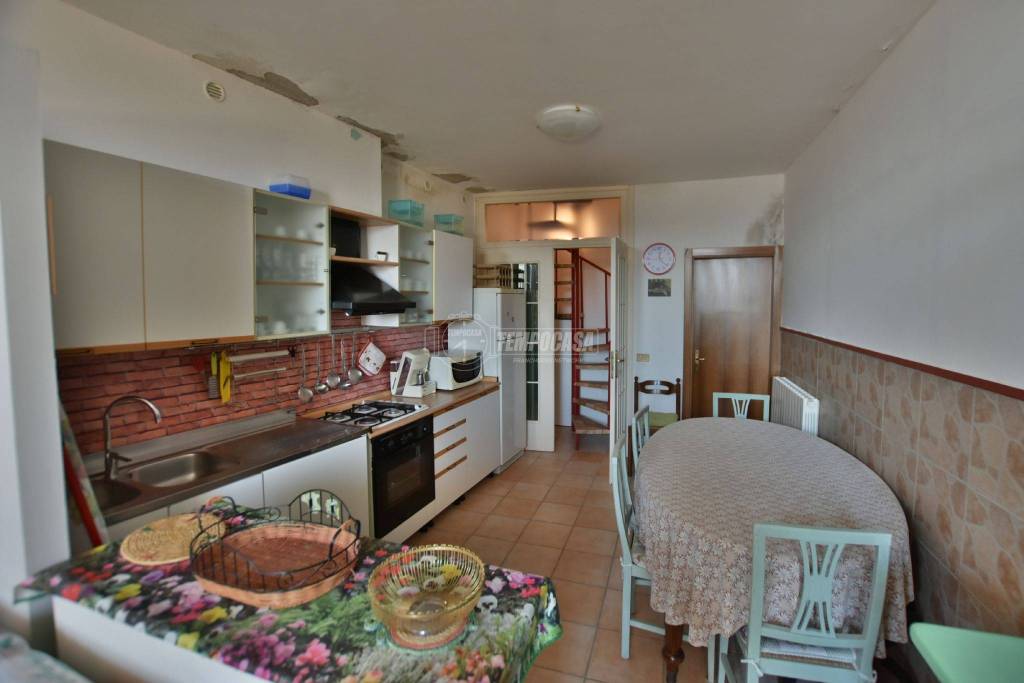 Appartamento in vendita a Belforte del Chienti piazza Giuseppe Garibaldi, 2
