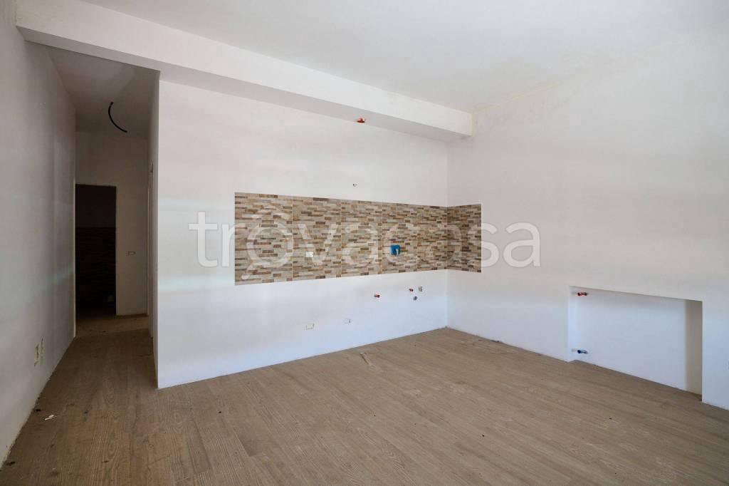 Appartamento in vendita a Roma via Monte Lupo Fiorentino, 3, 00148 Roma rm, Italia