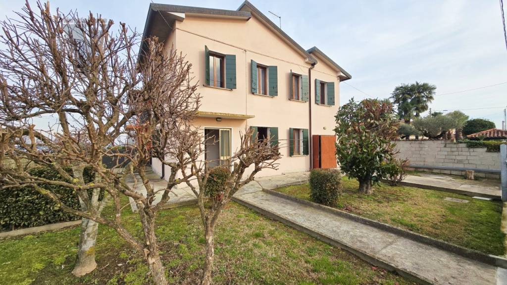 Villa Bifamiliare in vendita a Campolongo Maggiore via Lova 141