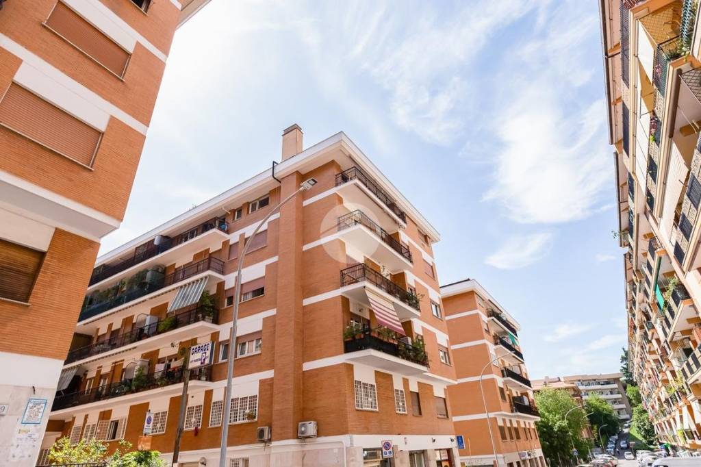 Appartamento in vendita a Roma via Pier Vettori, 19