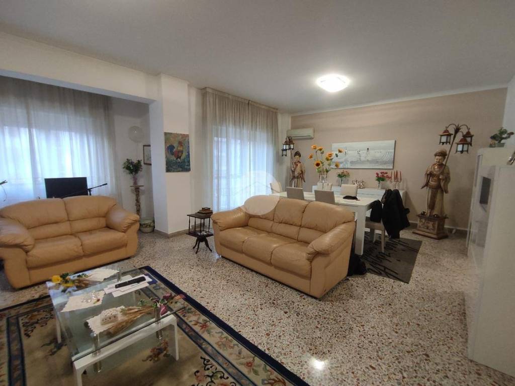 Appartamento in vendita a Palermo via aquileia, 34