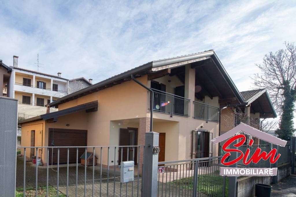 Villa in vendita a Borgo Ticino strada privata la Collina, snc