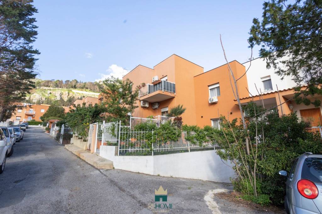 Villa in vendita a Palermo via Castellana, 205