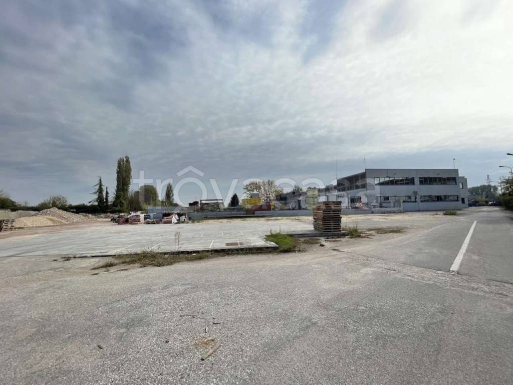 Capannone Industriale in vendita a Badia Polesine via cà Mignola Vecchia