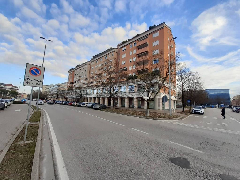 Ufficio in vendita a Vicenza viale del Mercato Nuovo, 65