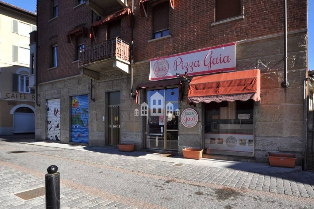 Pizzeria in vendita a Castellamonte piazza della Repubblica, 23