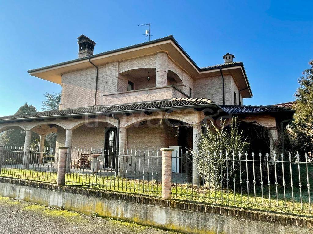 Villa in vendita a Castellazzo Bormida via Madre Teresa di Calcutta