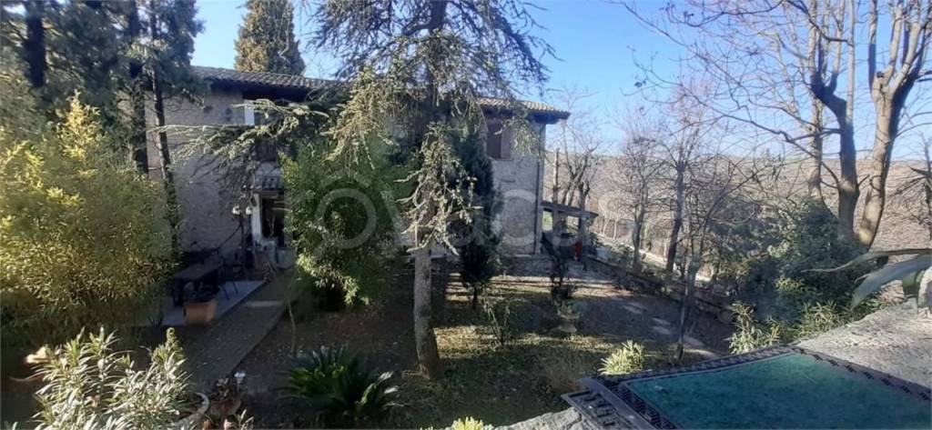 Villa in vendita a Serramazzoni via pazzano-estense