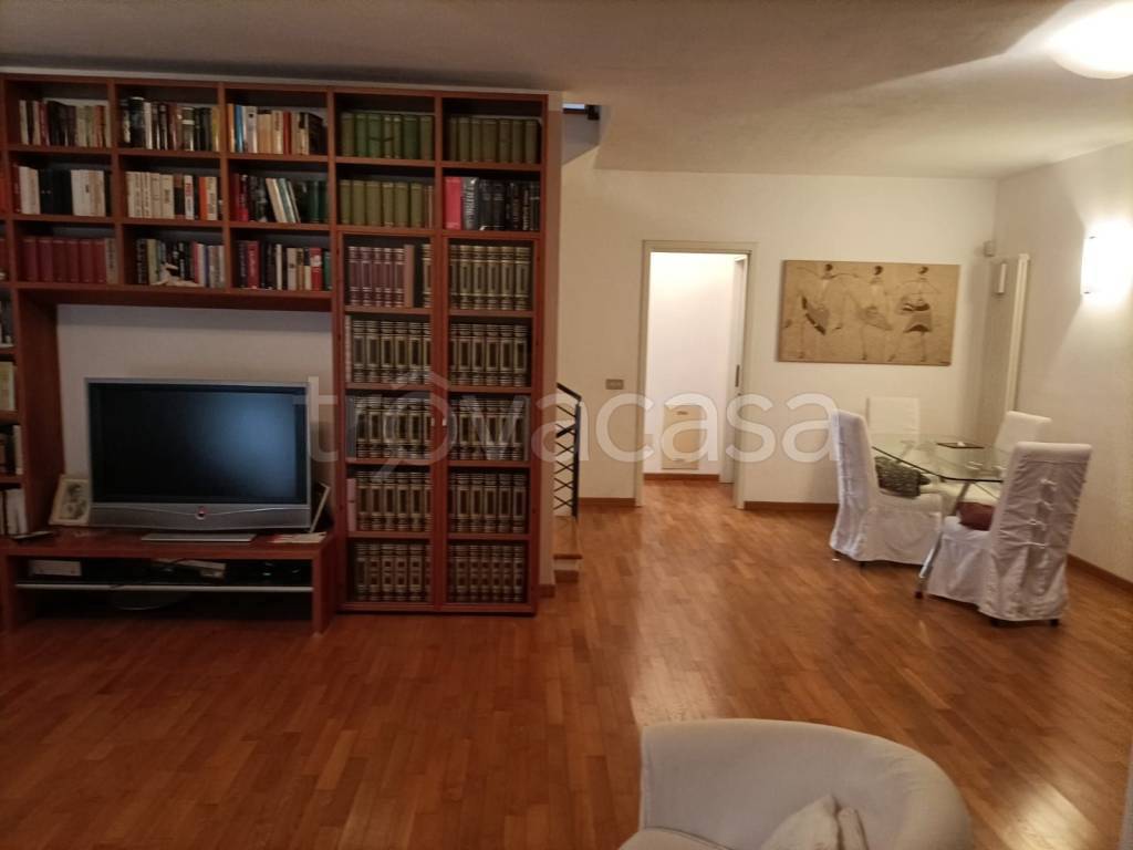 Villa a Schiera in vendita a Reggio nell'Emilia via Igino Bacchi Andreoli, 4