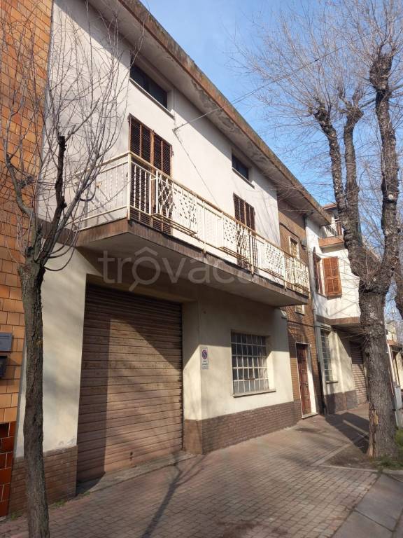 Casa Indipendente in in vendita da privato a Ovada corso Saracco, 184