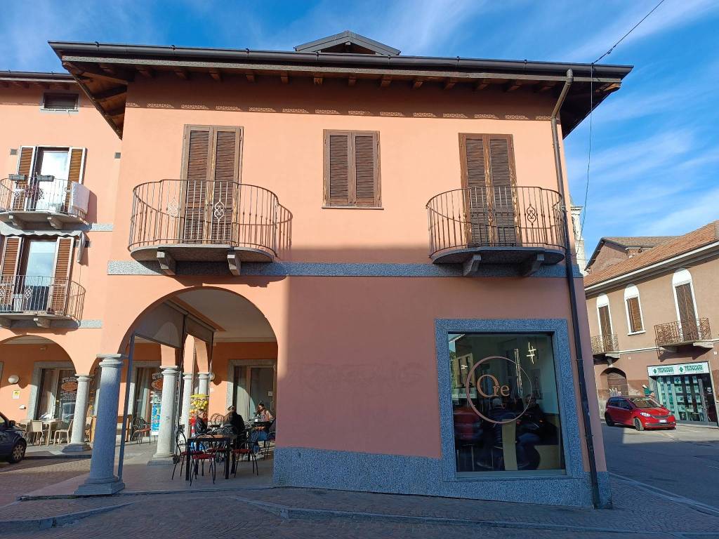 Appartamento in vendita a Cardano al Campo via Giuseppe Garibaldi