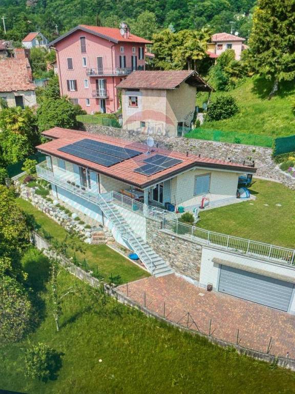 Villa in vendita a Montegrino Valtravaglia via Moroni, 24