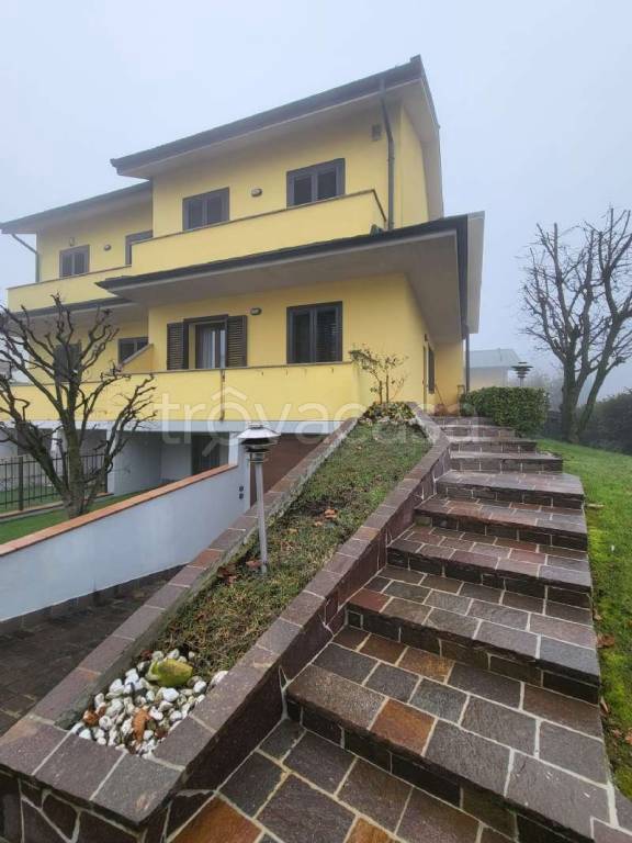 Villa Bifamiliare in vendita a Pozzuolo Martesana via Pio la Torre