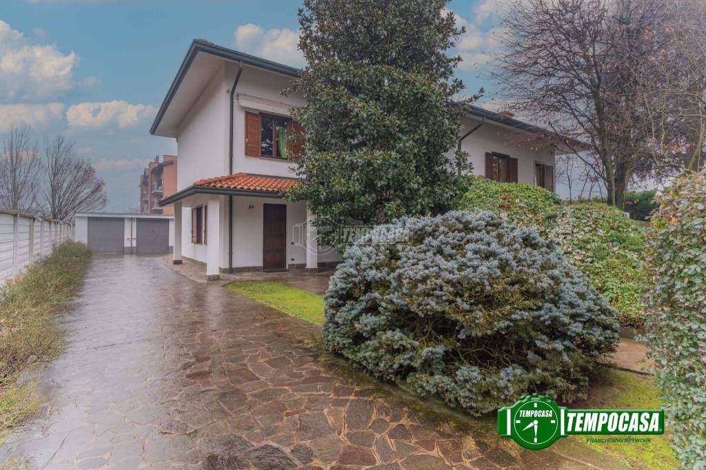 Villa in vendita a Ossona via Alessandro Volta