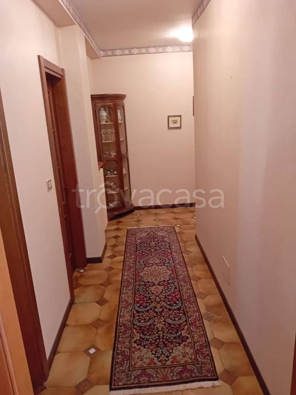 Appartamento in vendita a Tirano viale Italia, 66