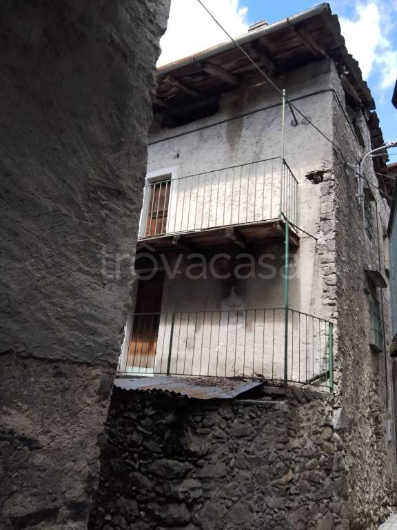 Casa Indipendente in in vendita da privato a Civo frazione Cadelsasso, 10