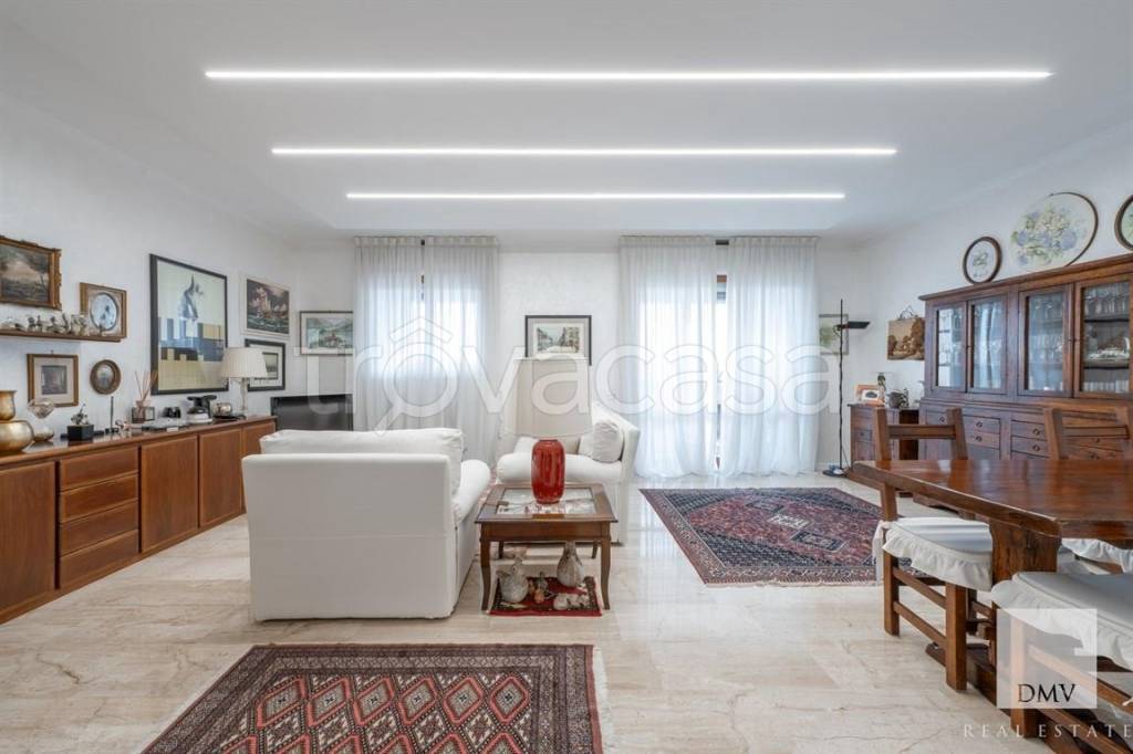 Appartamento in vendita a Milano via ettore bugatti, 13