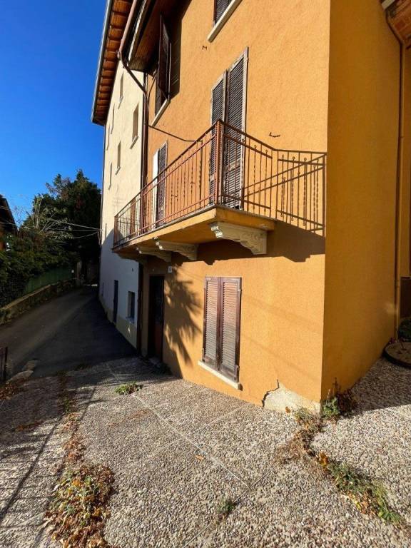 Casa Indipendente in vendita a Varese via Conventino, 38