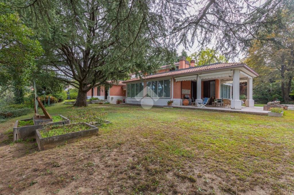 Villa in vendita a Negrar di Valpolicella via Strada Nuova, 11