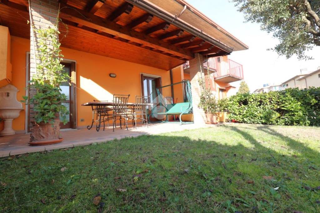 Villa a Schiera in vendita a Lonato del Garda via paolo chimeri, 1